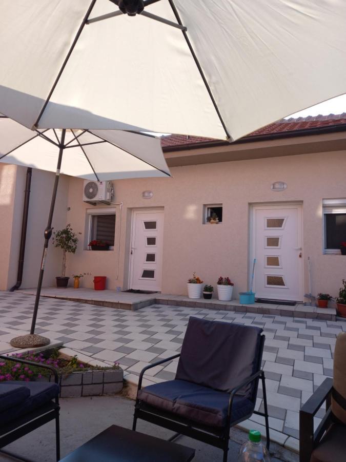 Leda Apartmani Semendria Exterior foto