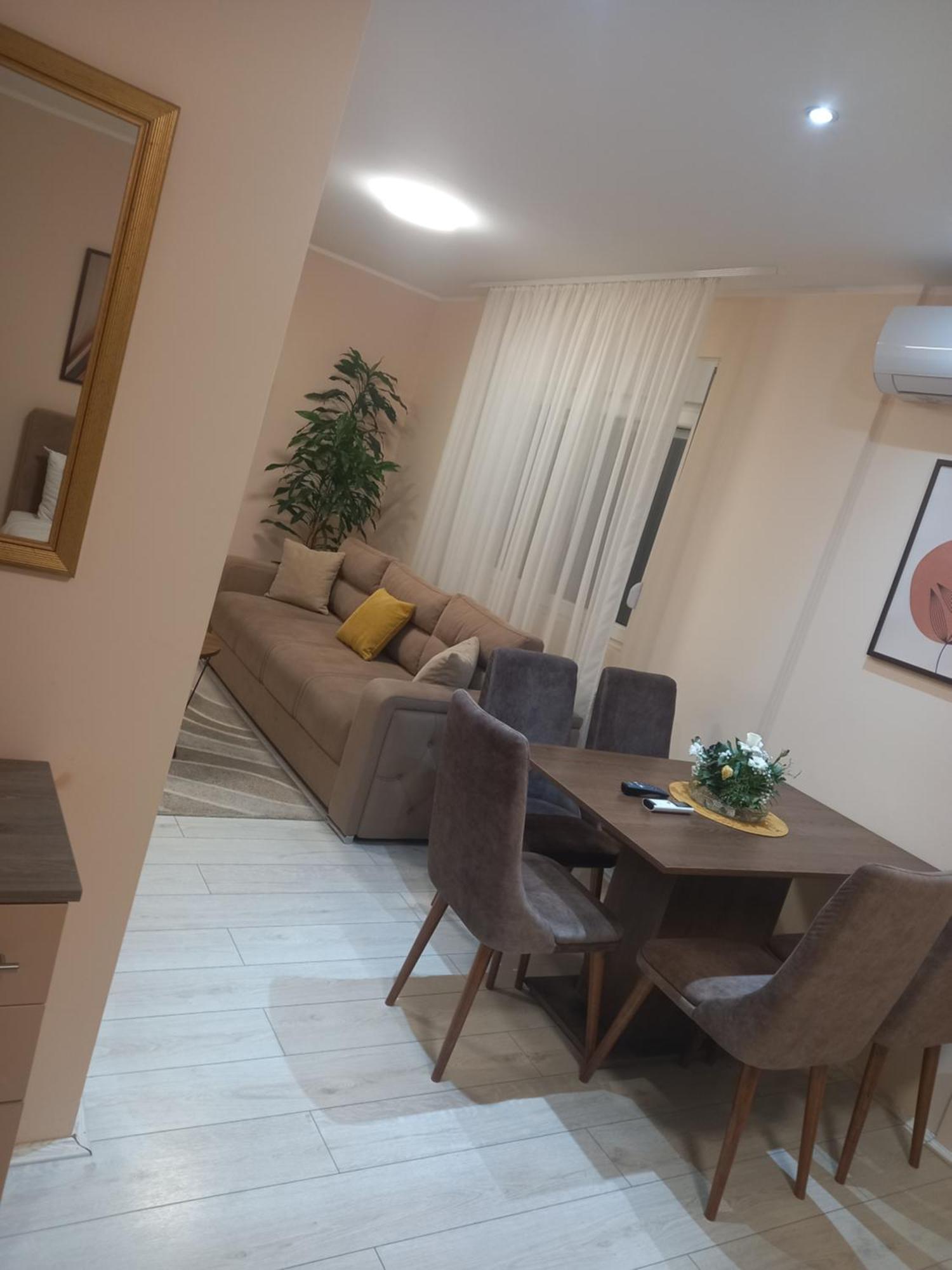 Leda Apartmani Semendria Cameră foto